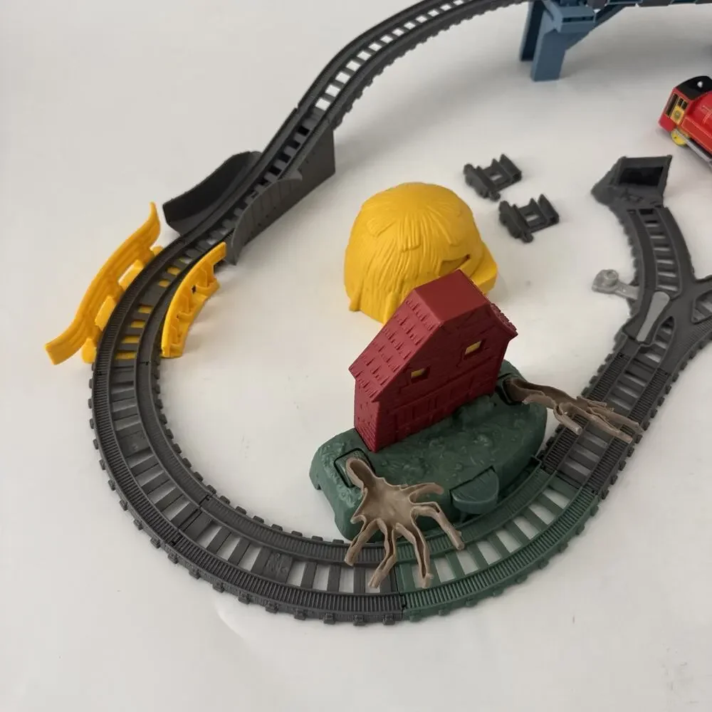 Thomas The Train & Friends Trackmaster Troublesome Treacherous Traps Track Set